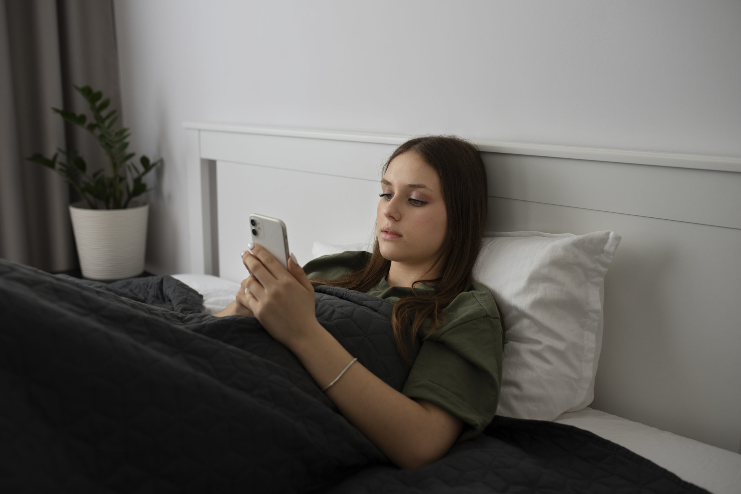 person-talking-video-call_23-2151228209 digital-detox-productivity-creativity